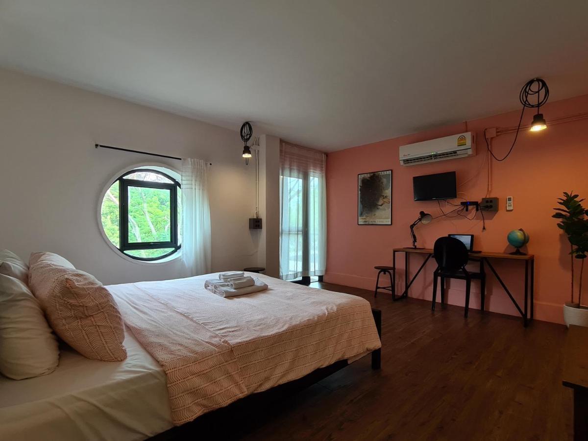 Hand hotel Bangsaen Exteriör bild