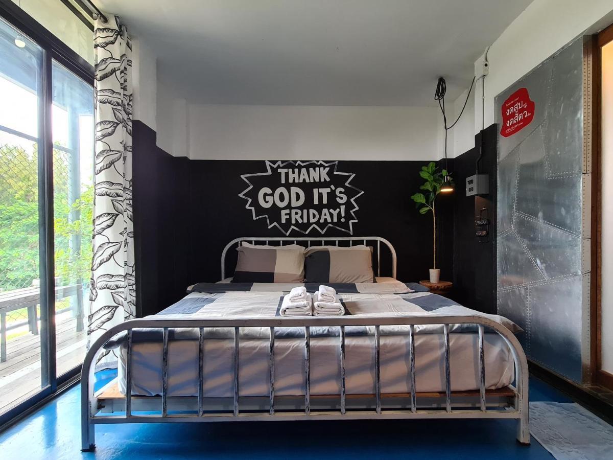 Hand hotel Bangsaen Exteriör bild